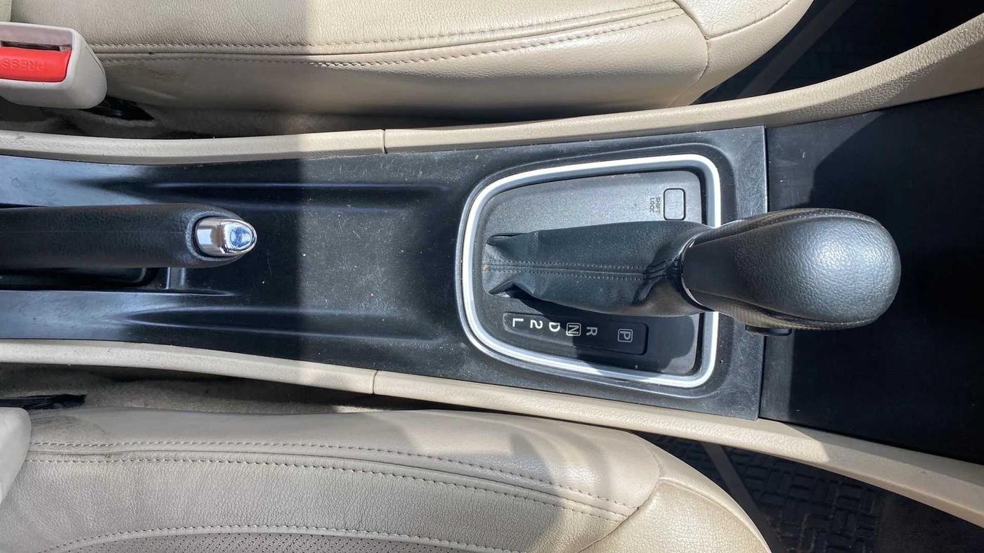 2019 Maruti Ciaz ALPHA  AT 1.5 SHVS PETROL, Petrol, Automatic, 83,454 km, Gear Lever