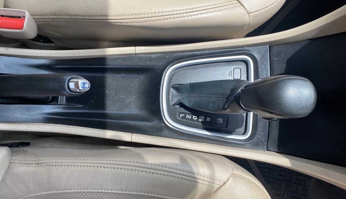 2019 Maruti Ciaz ALPHA  AT 1.5 SHVS PETROL, Petrol, Automatic, 83,454 km, Gear Lever