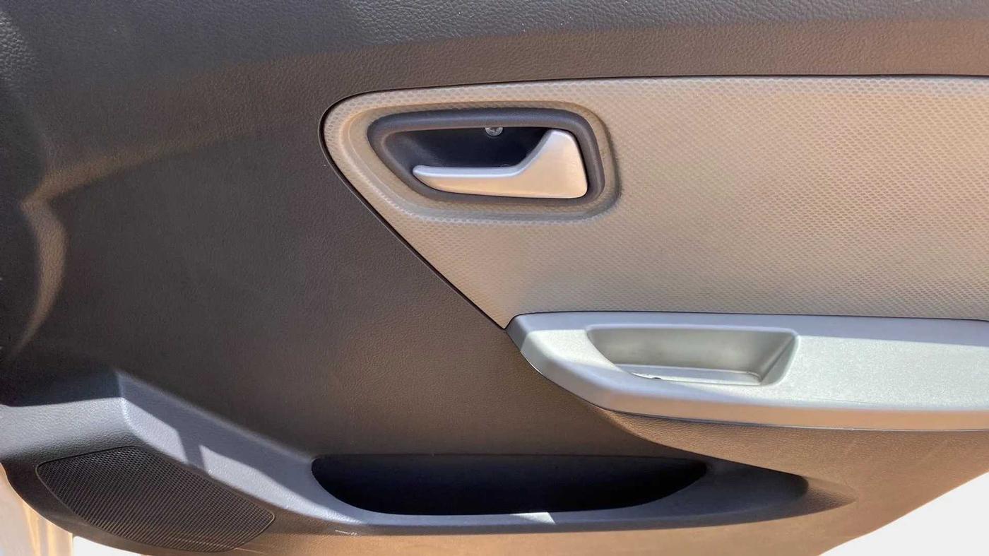 2015 Maruti Alto K10 VXI, Petrol, Manual, 22,518 km, Driver Side Door Panels Control