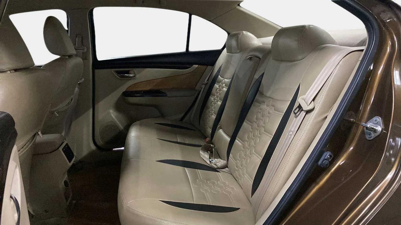 2015 Maruti Ciaz VXI+, Petrol, Manual, 40,264 km, Right Side Rear Door Cabin