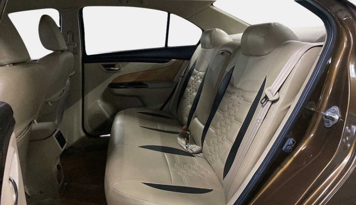 2015 Maruti Ciaz VXI+, Petrol, Manual, 40,264 km, Right Side Rear Door Cabin