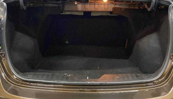 2015 Maruti Ciaz VXI+, Petrol, Manual, 40,264 km, Boot Inside