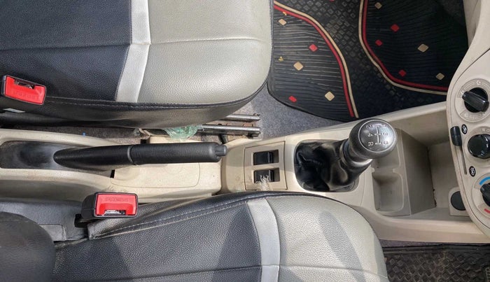 2019 Maruti Alto LXI, Petrol, Manual, 20,662 km, Gear Lever