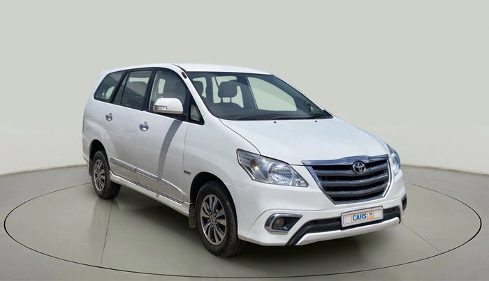 2015 Toyota Innova 2.5 ZX 7 STR, Diesel, Manual, 1,21,214 km, Right Front Diagonal