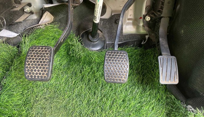 2023 Maruti Eeco 7 STR STD 1.2, Petrol, Manual, 25,754 km, Pedals