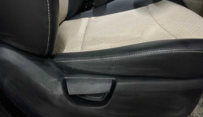 2019 Hyundai NEW SANTRO SPORTZ CNG, CNG, Manual, 67,240 km, Driver Side Adjustment Panel