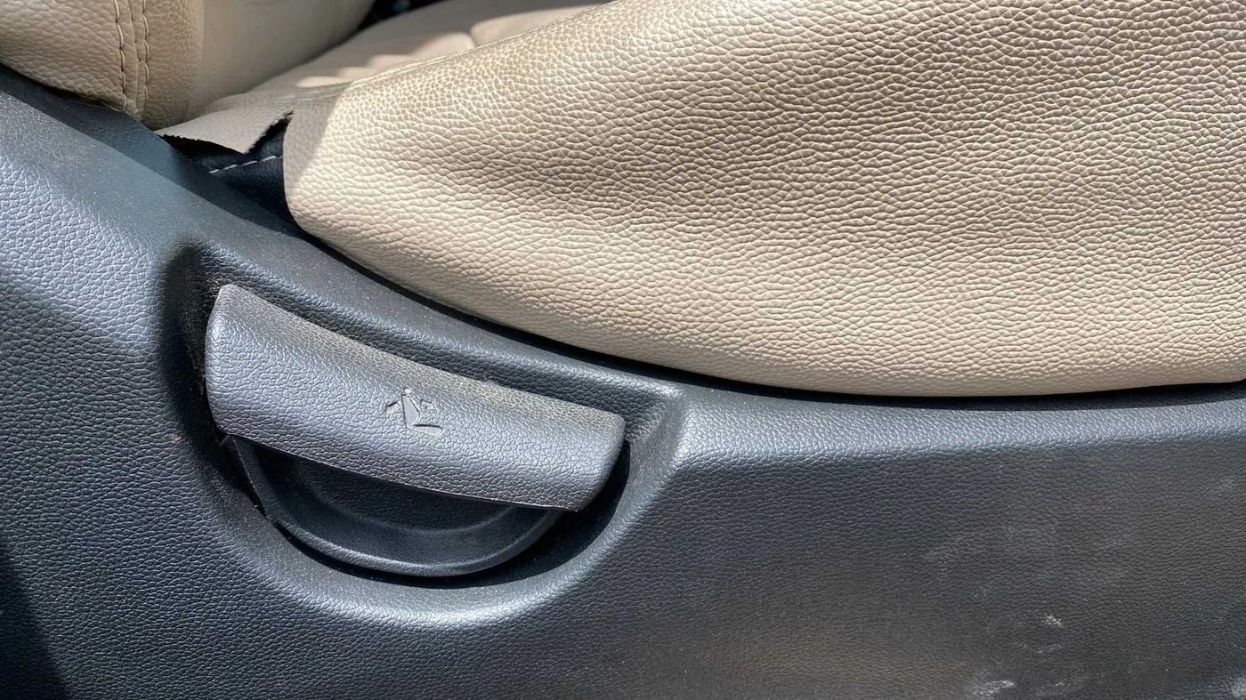 2020 Hyundai Grand i10 SPORTZ 1.2 KAPPA VTVT, Petrol, Manual, 39,717 km, Driver Side Adjustment Panel