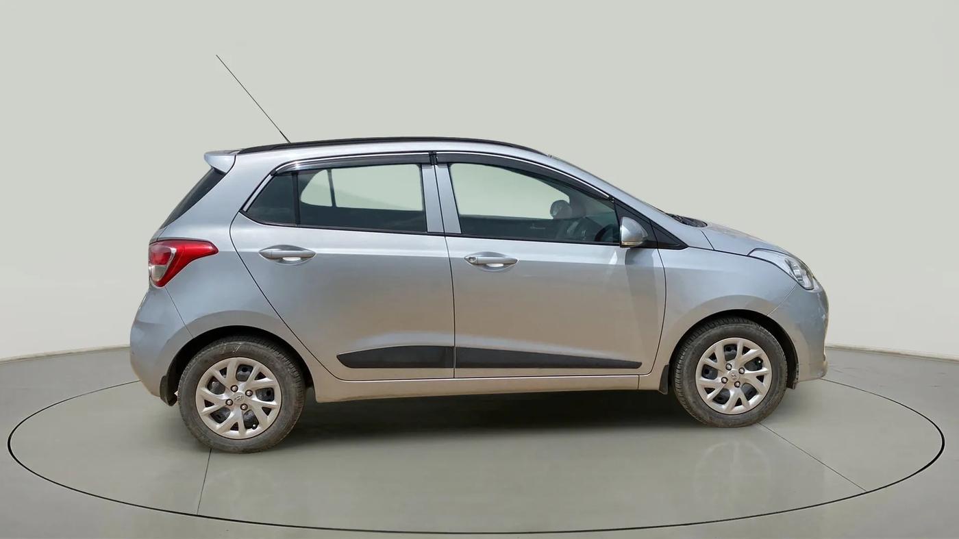 2020 Hyundai Grand i10 SPORTZ 1.2 KAPPA VTVT, Petrol, Manual, 39,717 km, Right Side View