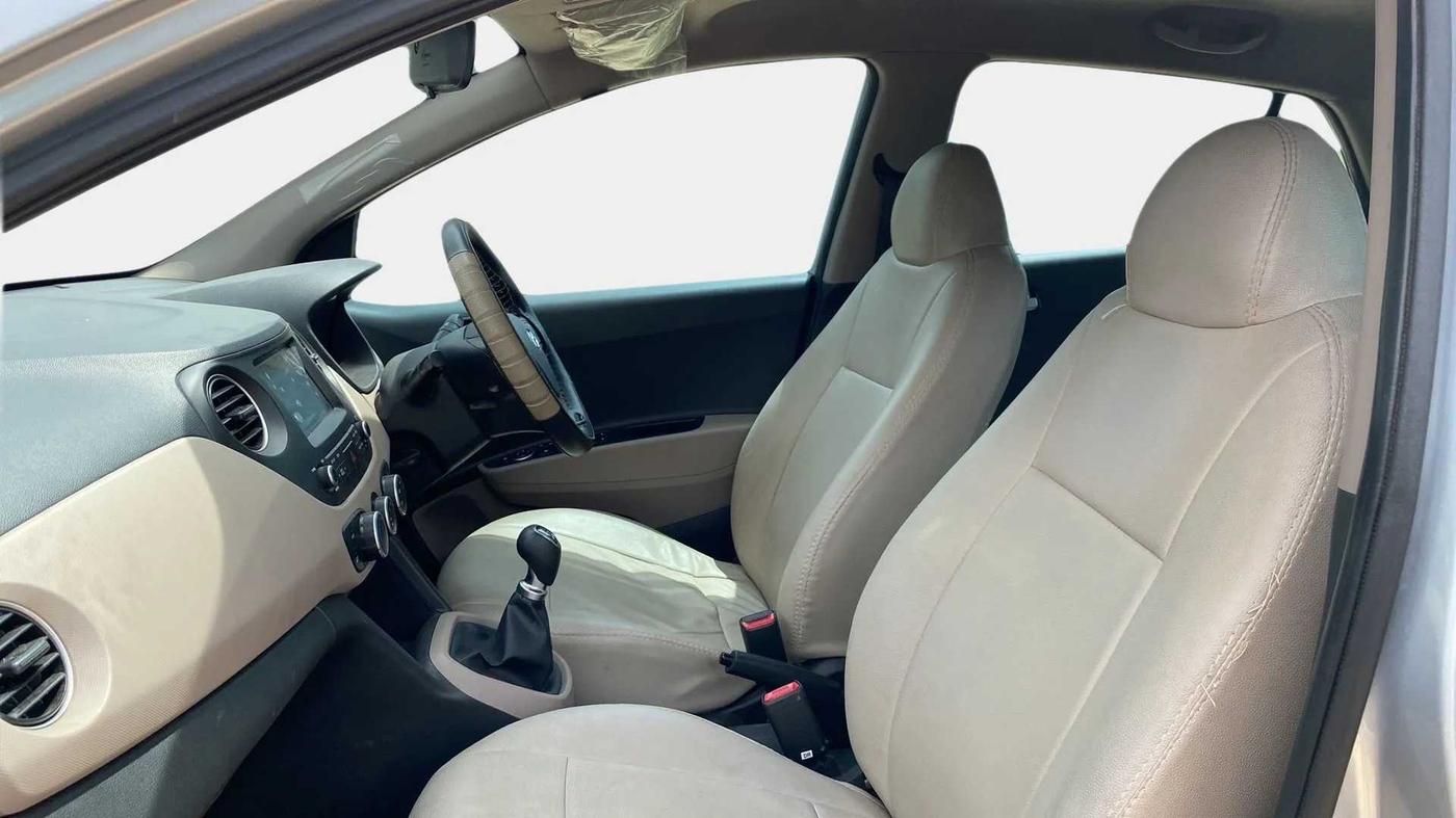 2020 Hyundai Grand i10 SPORTZ 1.2 KAPPA VTVT, Petrol, Manual, 39,717 km, Right Side Front Door Cabin