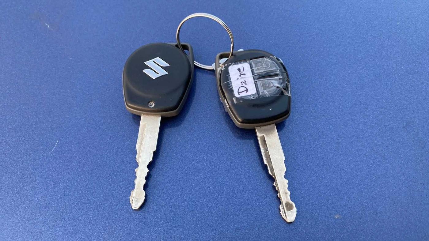 2018 Maruti Dzire VXI, Petrol, Manual, 19,913 km, Key Close Up