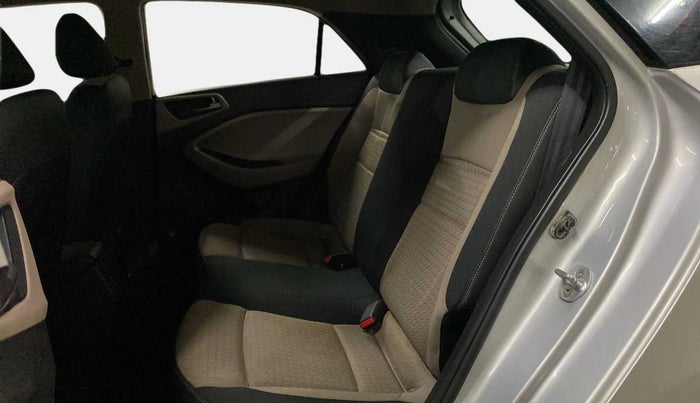2016 Hyundai Elite i20 SPORTZ 1.2, Petrol, Manual, 52,013 km, Right Side Rear Door Cabin