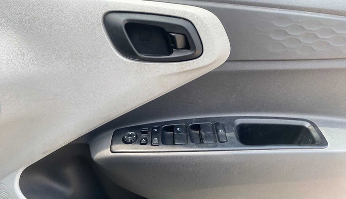 2021 Hyundai GRAND I10 NIOS MAGNA CORPORATE EDITION 1.2 KAPPA VTVT, Petrol, Manual, 26,601 km, Driver Side Door Panels Control