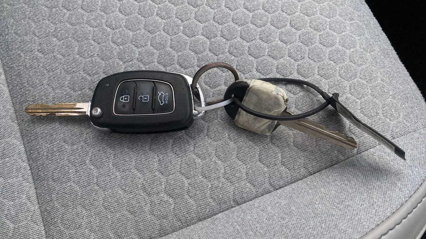 2021 Hyundai GRAND I10 NIOS MAGNA CORPORATE EDITION 1.2 KAPPA VTVT, Petrol, Manual, 26,601 km, Key Close Up