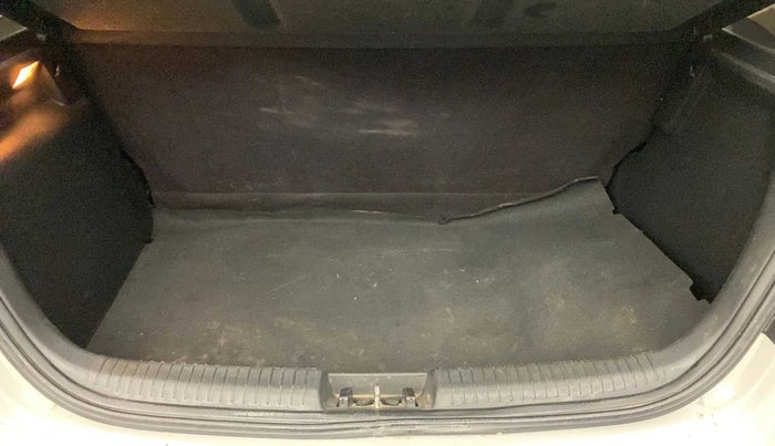 2012 Hyundai i20 MAGNA (O) 1.2, Petrol, Manual, 32,774 km, Boot Inside