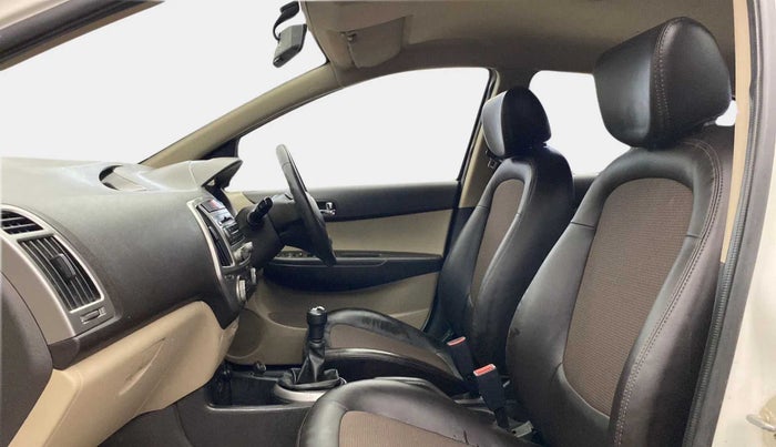 2012 Hyundai i20 MAGNA (O) 1.2, Petrol, Manual, 32,774 km, Right Side Front Door Cabin