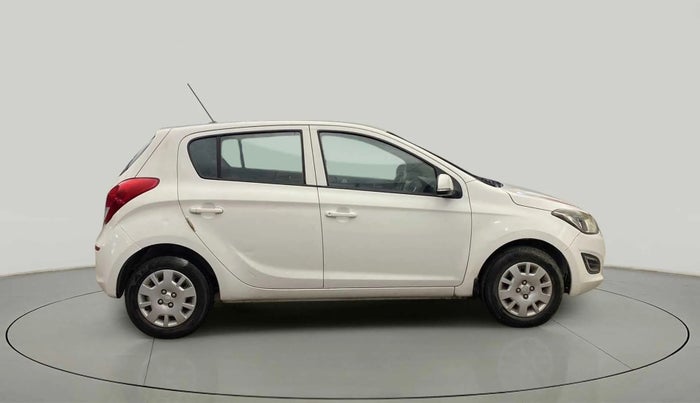 2012 Hyundai i20 MAGNA (O) 1.2, Petrol, Manual, 32,774 km, Right Side View
