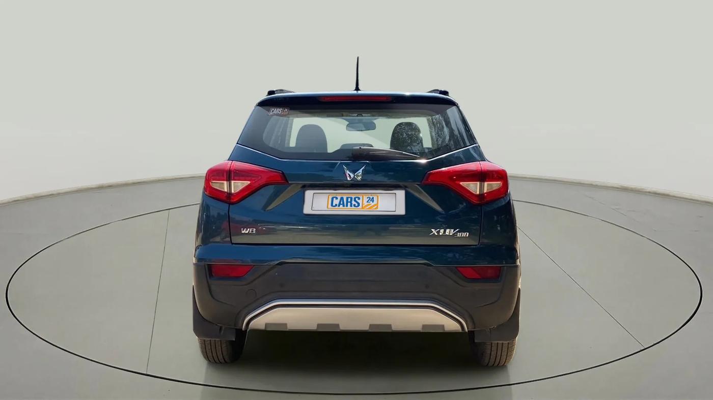 2022 Mahindra XUV300 W8 (O) 1.2 PETROL, Petrol, Manual, 27,299 km, Back/Rear