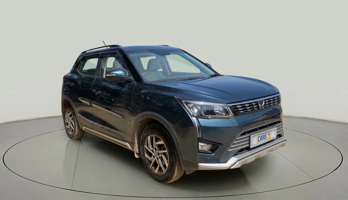 2022 Mahindra XUV300 W8 (O) 1.2 PETROL, Petrol, Manual, 27,299 km, SRP