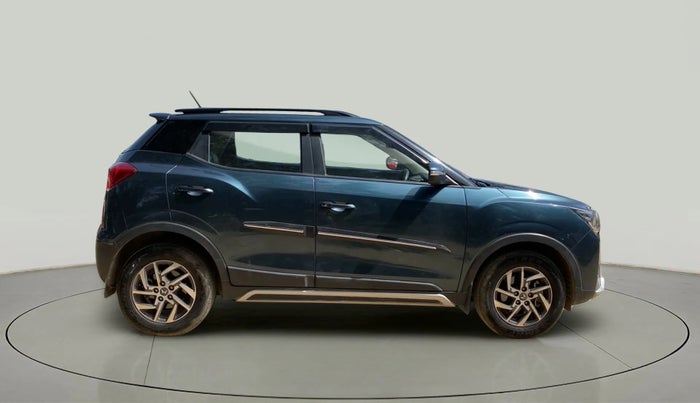 2022 Mahindra XUV300 W8 (O) 1.2 PETROL, Petrol, Manual, 27,299 km, Right Side View