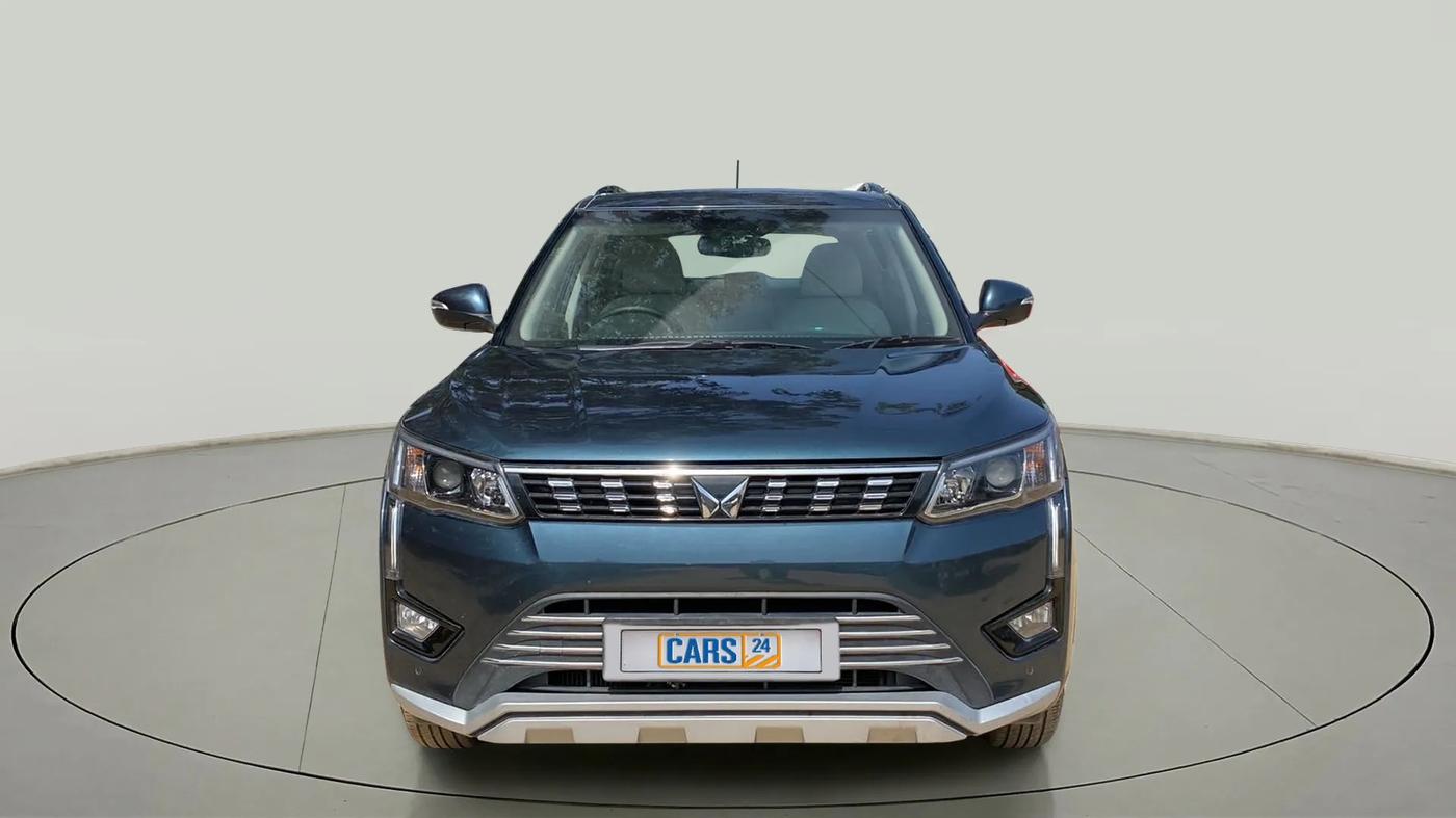 2022 Mahindra XUV300 W8 (O) 1.2 PETROL, Petrol, Manual, 27,299 km, Front