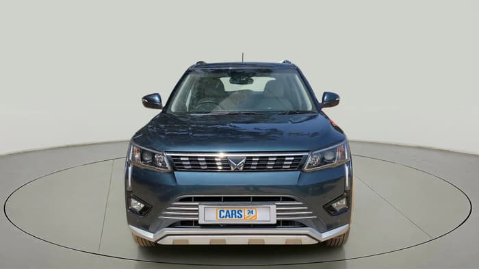 2022 Mahindra XUV300 W8 (O) 1.2 PETROL, Petrol, Manual, 27,299 km, Front