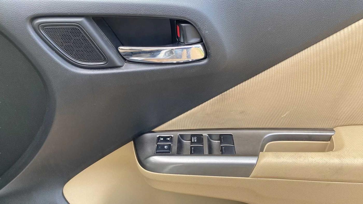 2015 Honda City 1.5L I-VTEC V MT, Petrol, Manual, 72,873 km, Driver Side Door Panels Control