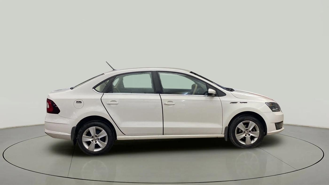2021 Skoda Rapid 1.0 AMBITION TSI MT, Petrol, Manual, 31,127 km, Right Side View