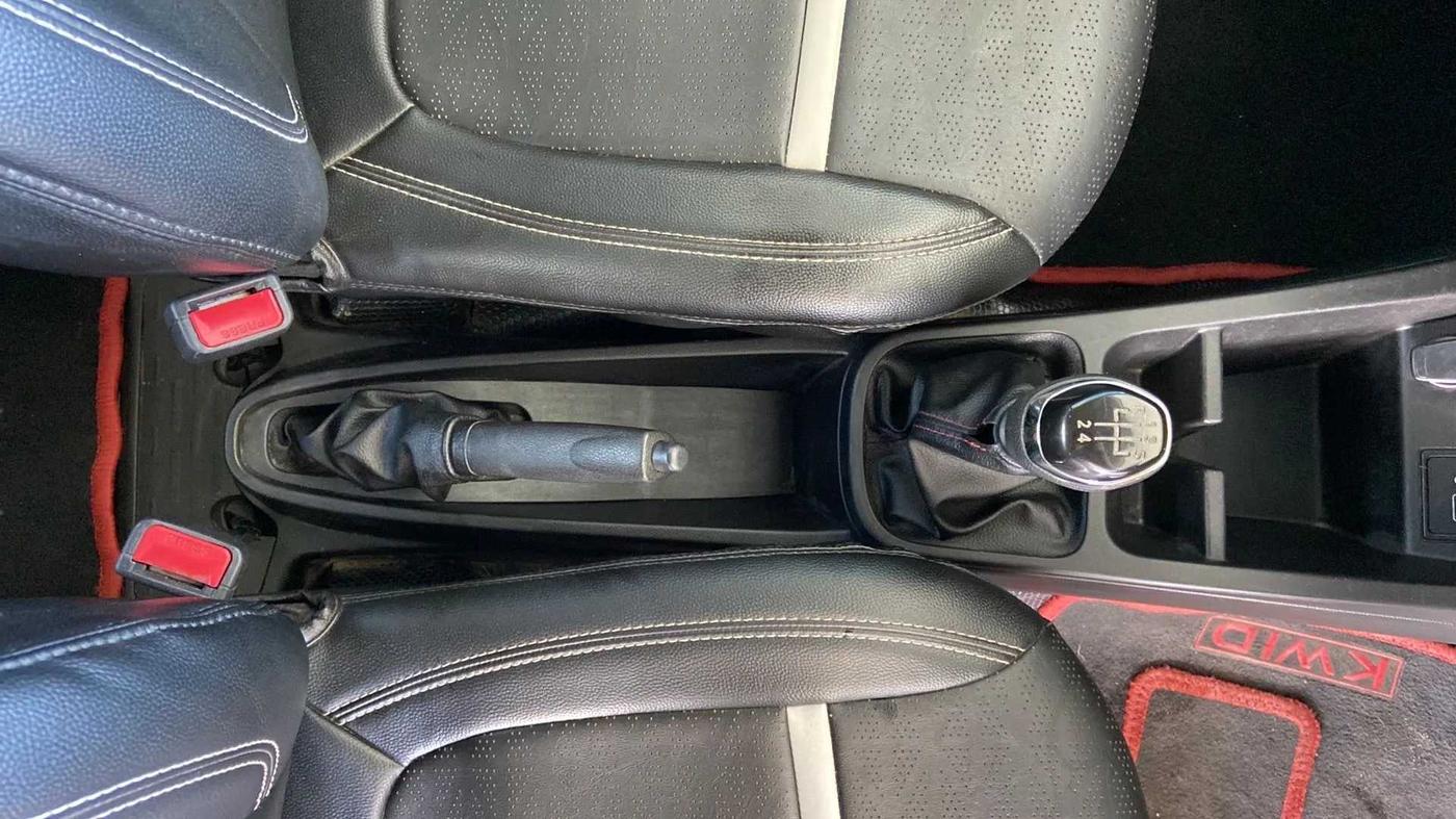 2021 Renault Kwid RXT 0.8, Petrol, Manual, 37,879 km, Gear Lever