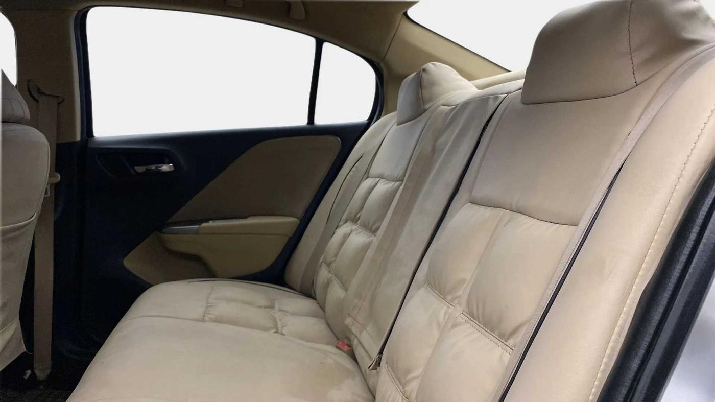 2015 Honda City 1.5L I-VTEC V MT, CNG, Manual, 78,193 km, Right Side Rear Door Cabin