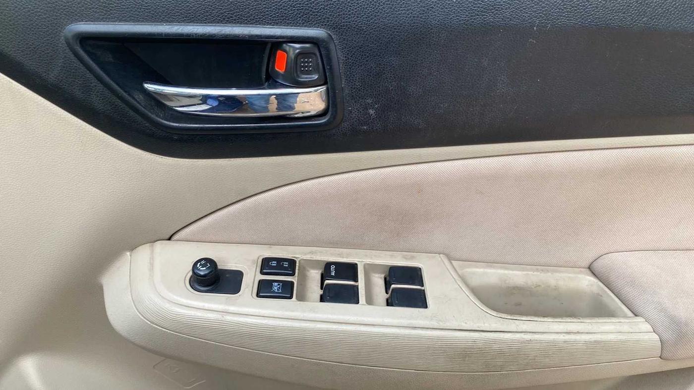 2018 Maruti Dzire VDI AMT, Diesel, Automatic, 86,032 km, Driver Side Door Panels Control