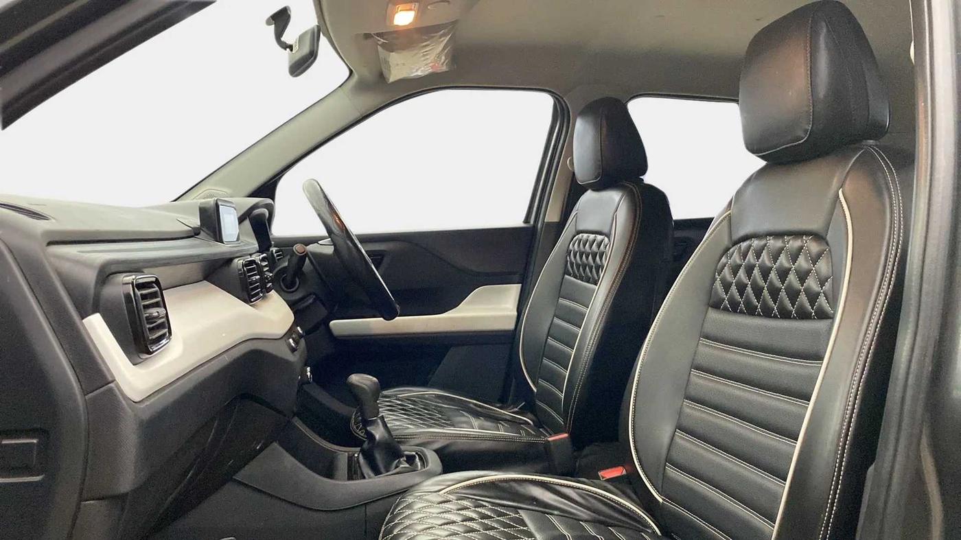 2023 Tata PUNCH PURE MT, Petrol, Manual, 38,444 km, Right Side Front Door Cabin