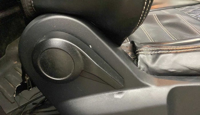 2023 Tata PUNCH PURE MT, Petrol, Manual, 38,444 km, Driver Side Adjustment Panel