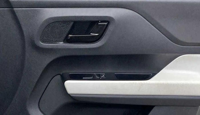 2023 Tata PUNCH PURE MT, Petrol, Manual, 38,444 km, Driver Side Door Panels Control
