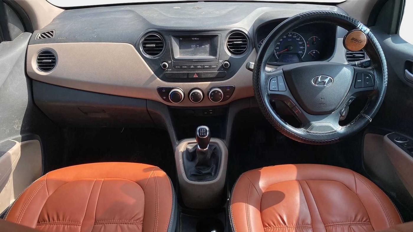 2017 Hyundai Grand i10 SPORTZ 1.2 KAPPA VTVT, CNG, Manual, 87,677 km, Dashboard
