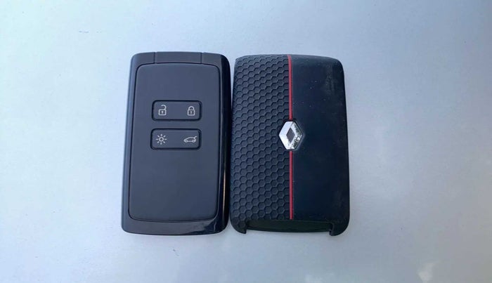 2020 Renault TRIBER RXZ AMT, Petrol, Automatic, 29,591 km, Key Close Up