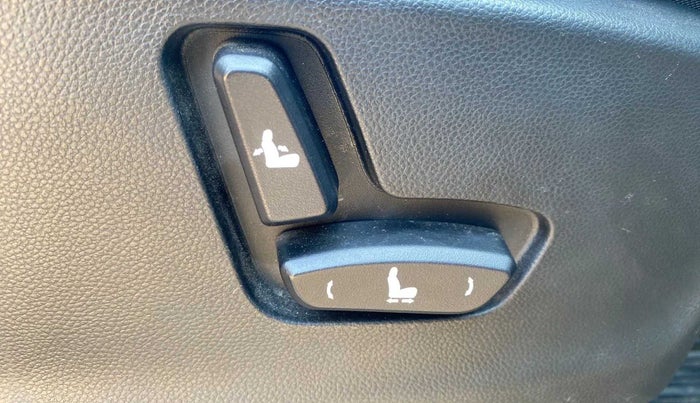 2023 MG HECTOR SHARP PRO 1.5 PETROL TURBO CVT PETROL, Petrol, Automatic, 19,946 km, Driver Side Adjustment Panel