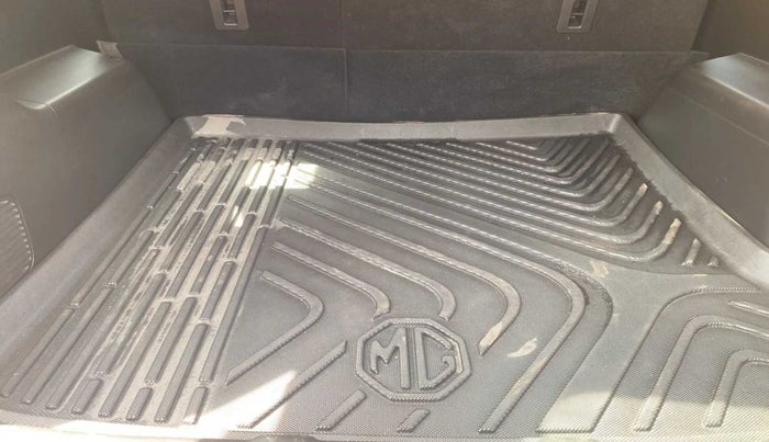 2023 MG HECTOR SHARP PRO 1.5 PETROL TURBO CVT PETROL, Petrol, Automatic, 19,946 km, Boot Inside