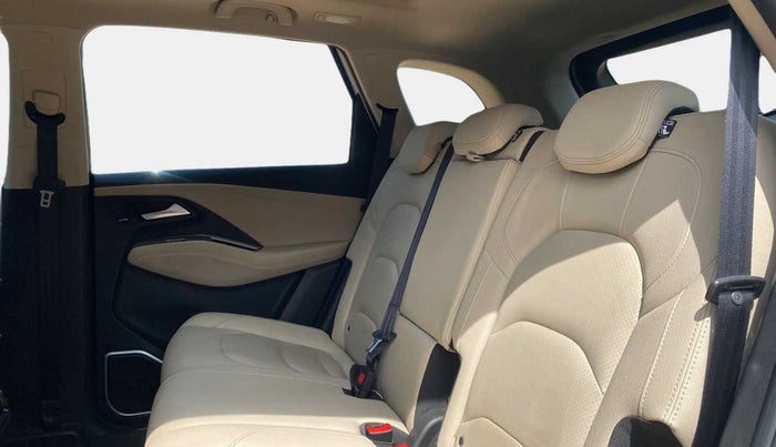 2023 MG HECTOR SHARP PRO 1.5 PETROL TURBO CVT PETROL, Petrol, Automatic, 19,946 km, Right Side Rear Door Cabin