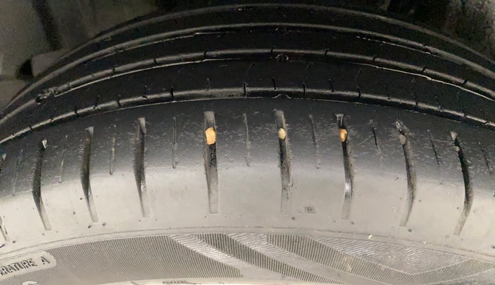 2022 Maruti Baleno ALPHA 1.2 AGS, Petrol, Automatic, 33,713 km, Left Rear Tyre Tread