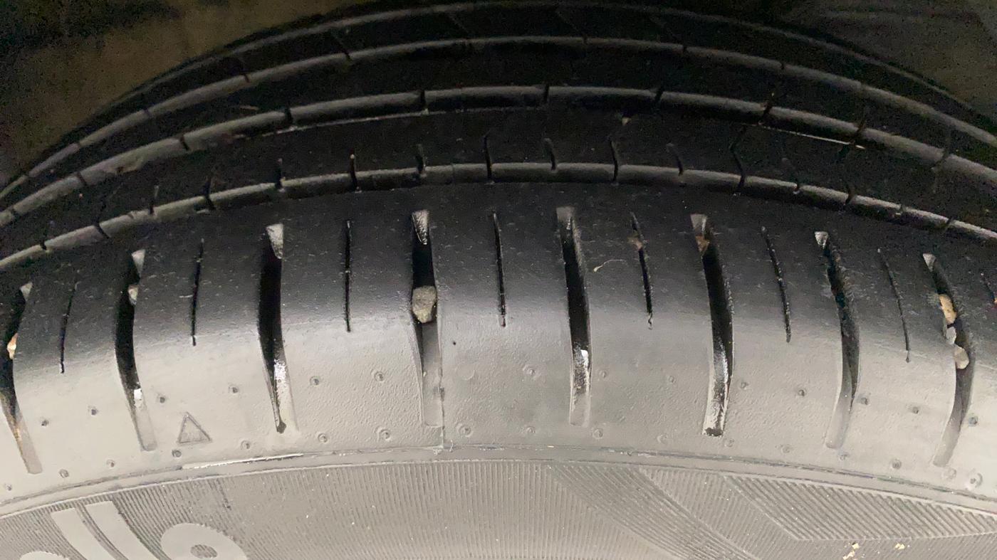 2022 Maruti Baleno ALPHA 1.2 AGS, Petrol, Automatic, 33,713 km, Right Front Tyre Tread