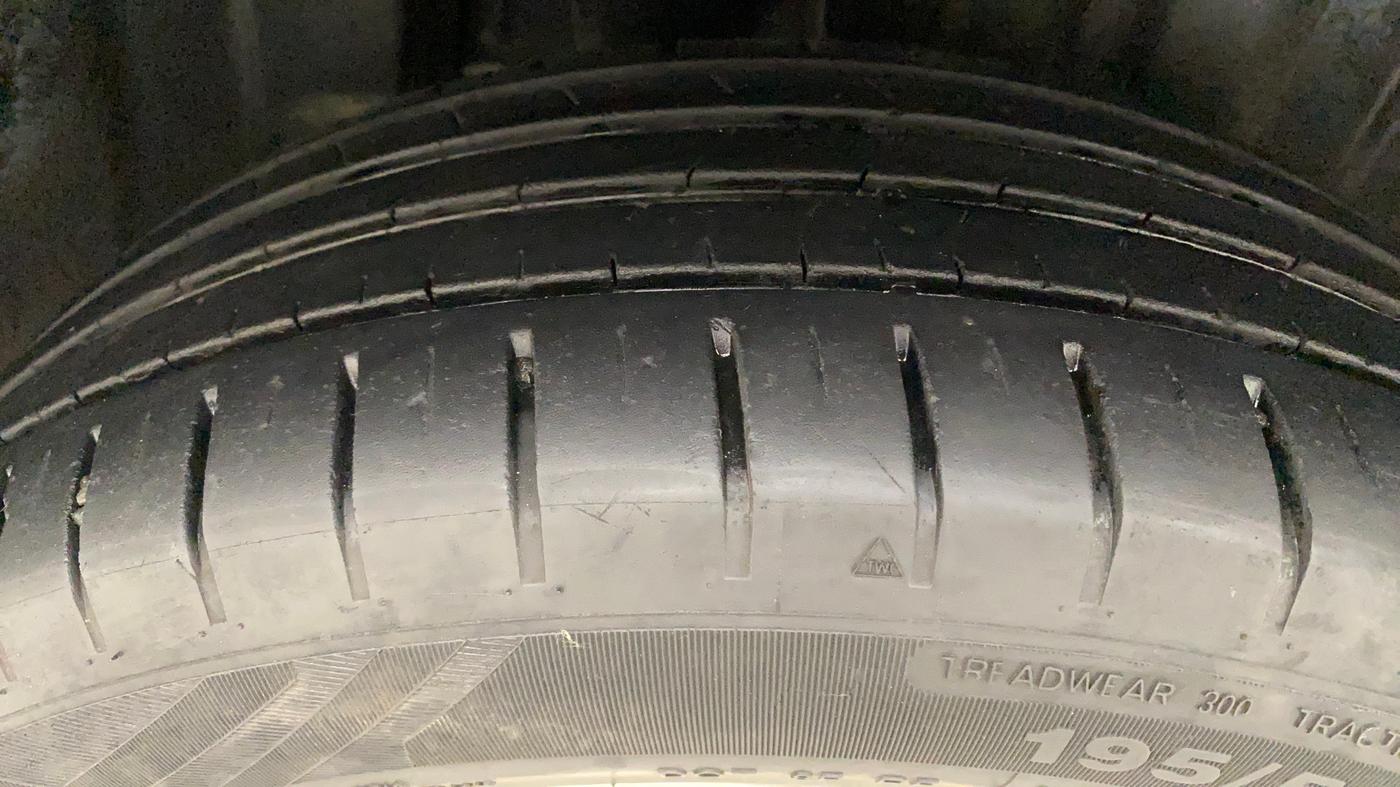 2022 Maruti Baleno ALPHA 1.2 AGS, Petrol, Automatic, 33,713 km, Right Rear Tyre Tread