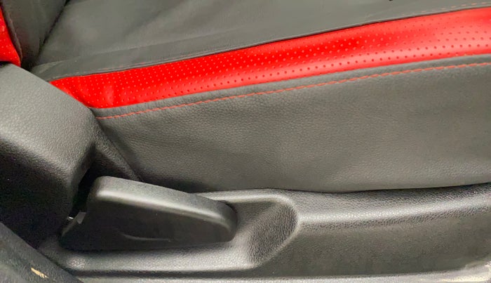 2022 Renault Kwid RXT 1.0 AMT, Petrol, Automatic, 7,662 km, Driver Side Adjustment Panel