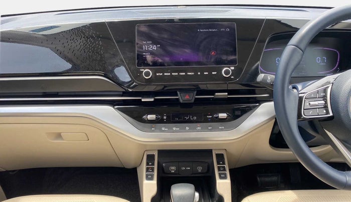 2022 KIA CARENS LUXURY PLUS 1.4 PETROL DCT 6 STR, Petrol, Automatic, 21,693 km, Air Conditioner