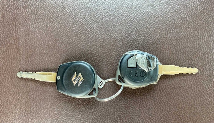 2022 Maruti Ertiga VXI CNG, CNG, Manual, 13,171 km, Key Close Up