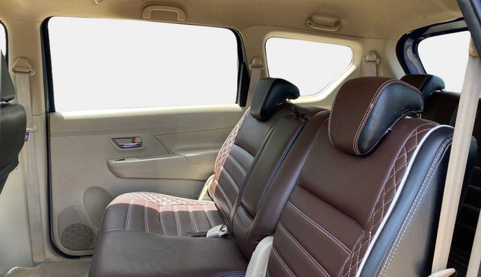 2022 Maruti Ertiga VXI CNG, CNG, Manual, 13,171 km, Right Side Rear Door Cabin
