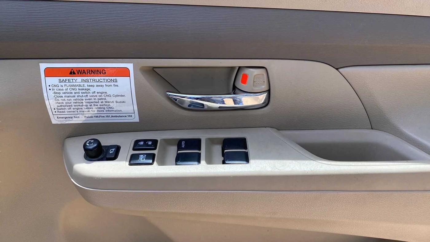 2022 Maruti Ertiga VXI CNG, CNG, Manual, 13,171 km, Driver Side Door Panels Control
