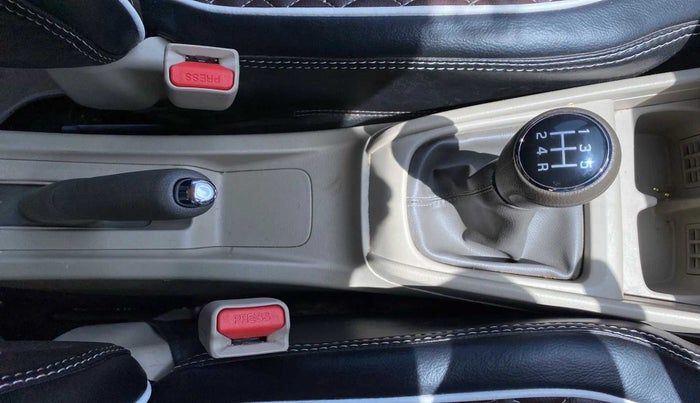 2022 Maruti Ertiga VXI CNG, CNG, Manual, 13,171 km, Gear Lever