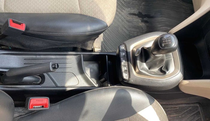 2019 Hyundai NEW SANTRO MAGNA, Petrol, Manual, 35,275 km, Gear Lever