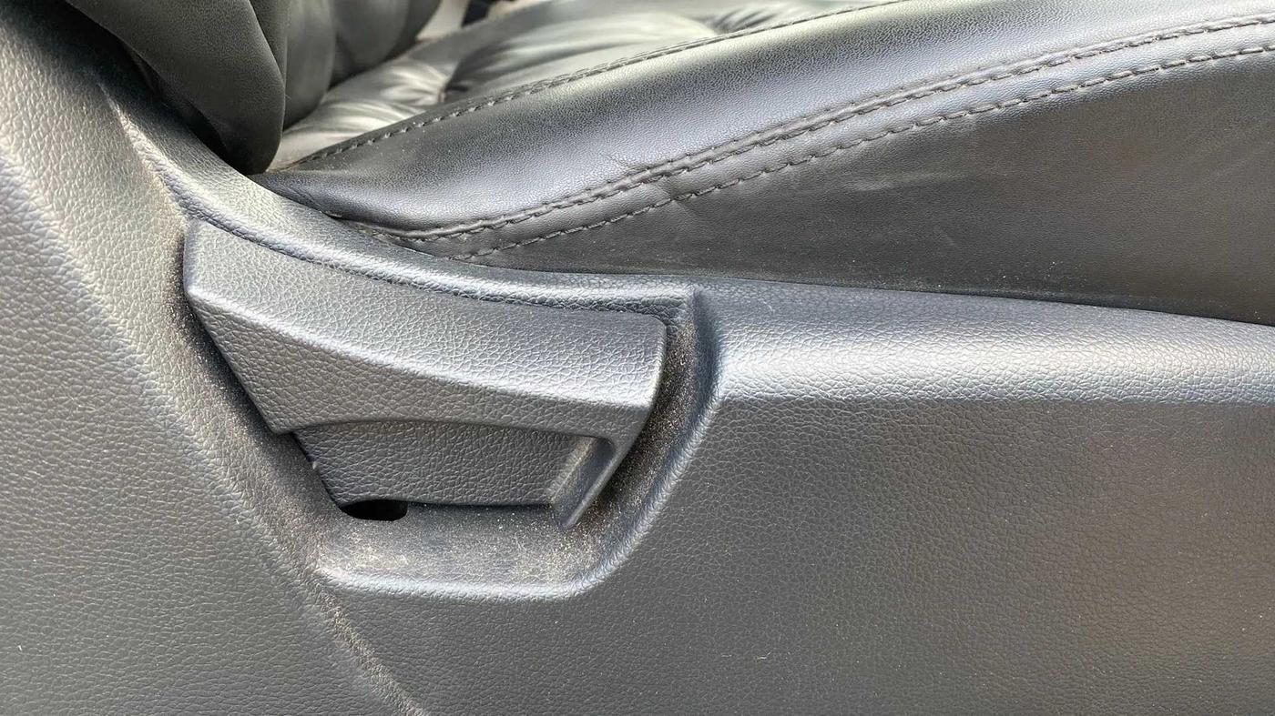 2019 Mahindra XUV300 W6 1.2 PETROL, Petrol, Manual, 79,535 km, Driver Side Adjustment Panel