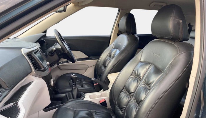2019 Mahindra XUV300 W6 1.2 PETROL, Petrol, Manual, 79,535 km, Right Side Front Door Cabin